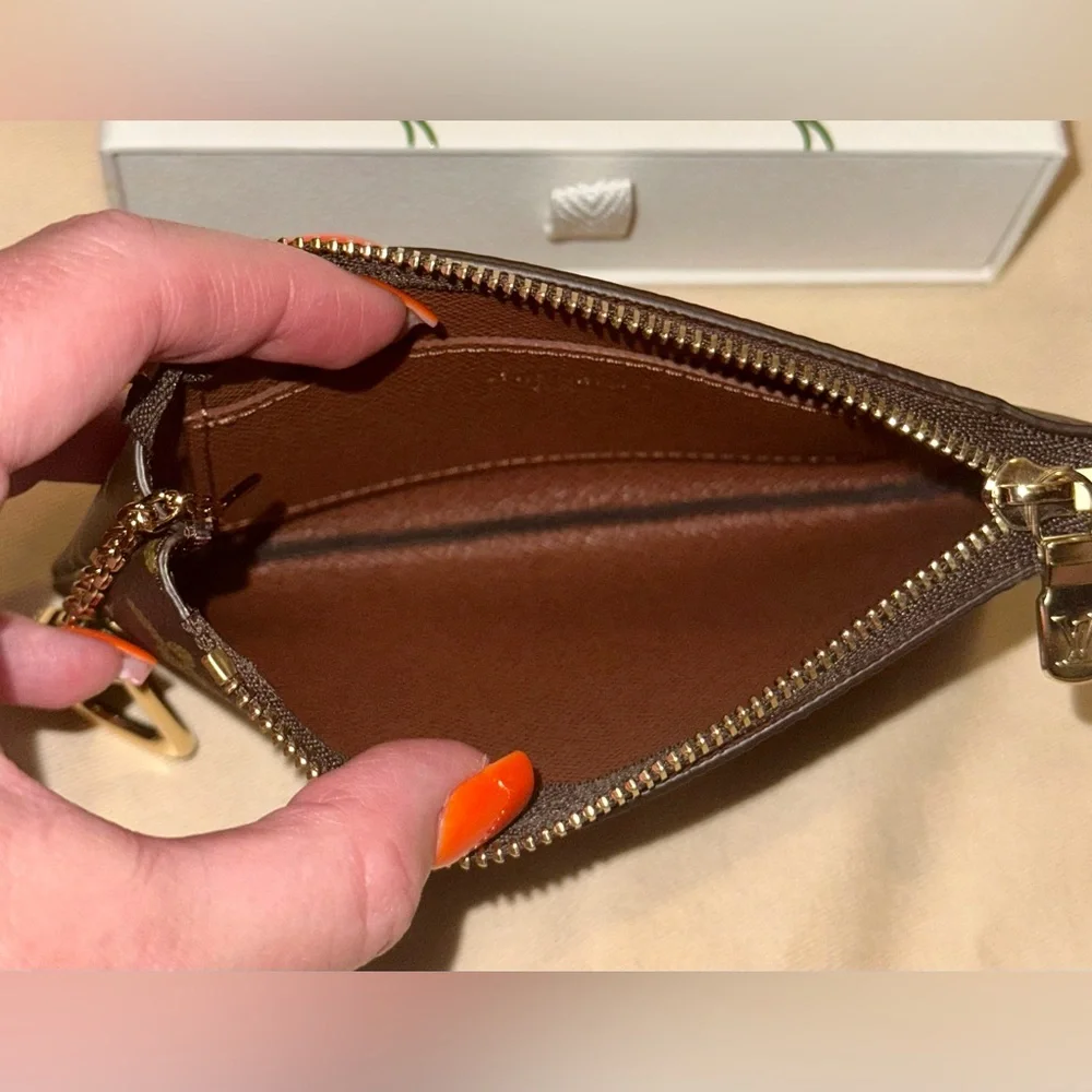 Louis Vuitton Key Pouch S - Picture 7 of 11